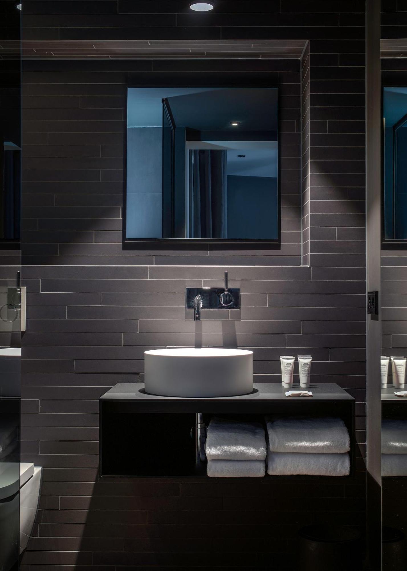 איינדהובן Kazerne Hotel - Member Of Design Hotels מראה חיצוני תמונה